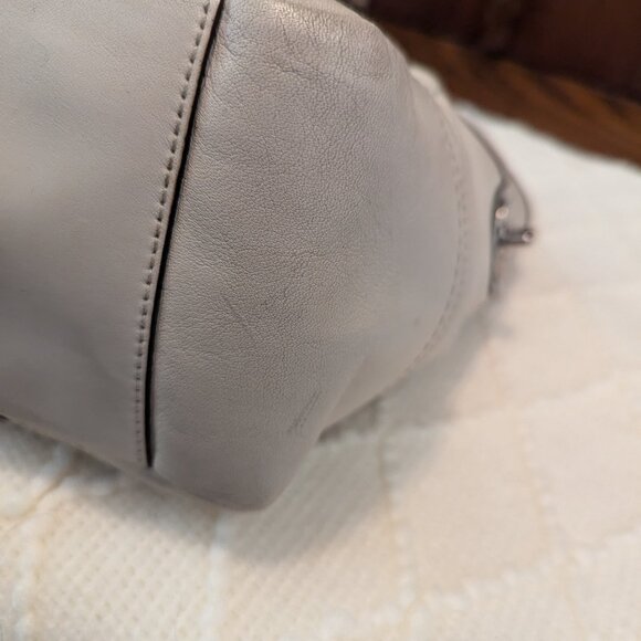 Coach F12343 Beige Gold Leather Shoulder Bag - Picture 8 of 11